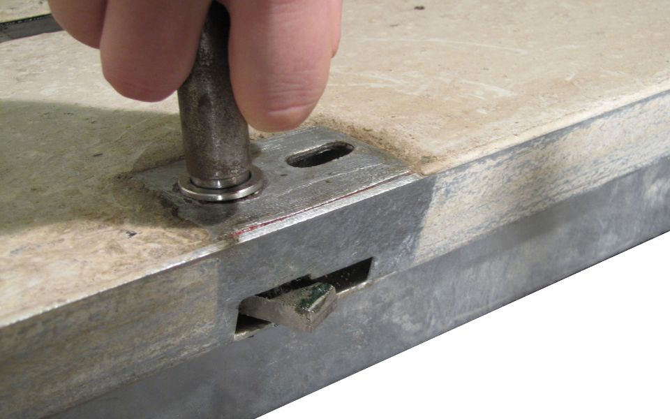 Access Cover Locking Options Slider 1