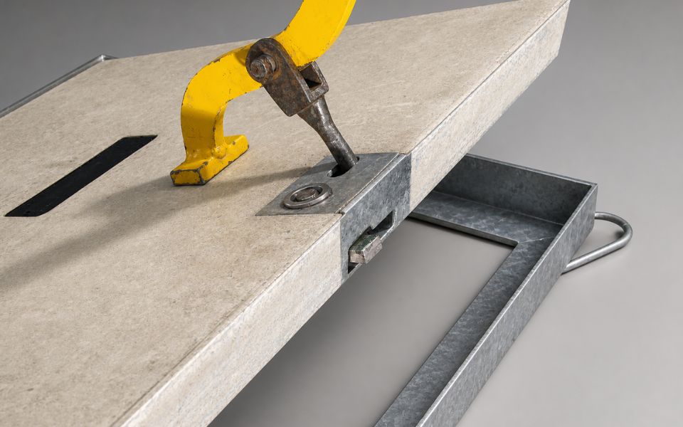 Access Cover Locking Options Slider 2