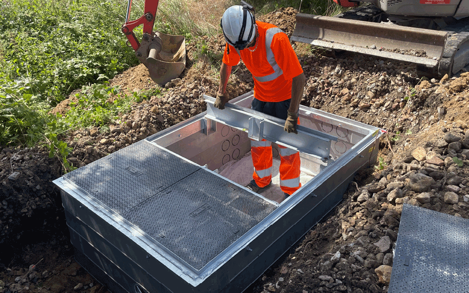 Chantier SNCF : Installation de chambres modulaires STAKKAbox™ ULTIMA Connect