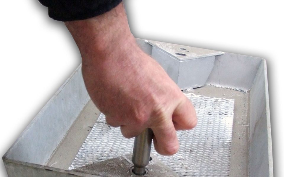 Access Cover Locking Options Slider 3